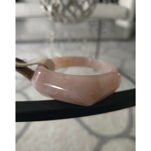Anthropologie Nude Pink Lucite Bangle NWT - Picture 3 of 3